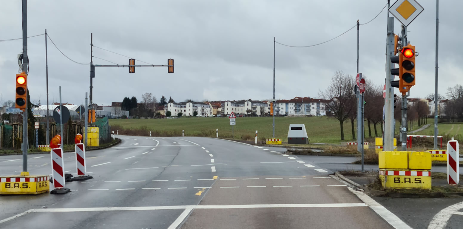 Blitzeranhänger an der B 170 in Bannewitz
